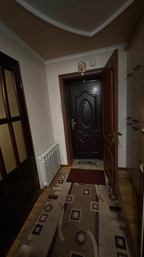 Просторі Та Комфортні Апартаменти «Д.І.М.» Kamianets-Podilskyi Exterior photo